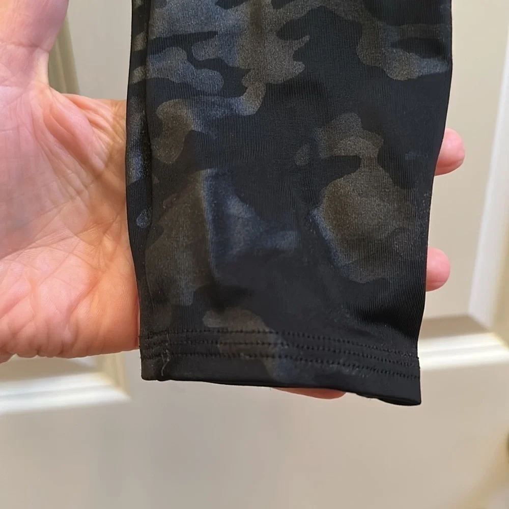 Spanx Faux Leather Camo Leggings Black SzS Like New